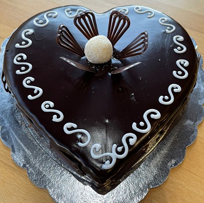 Chocolate heart cake