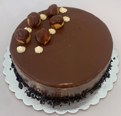 Profiteroles Cake