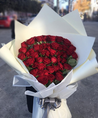 Bouquet of 50 red roses