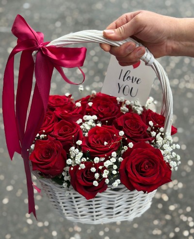 Basket with 15 roses