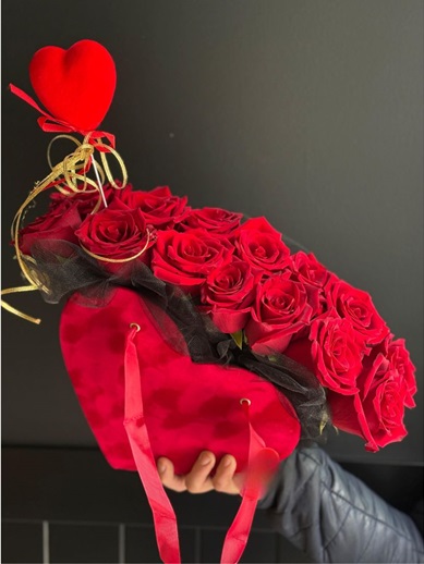 Heart bag roses