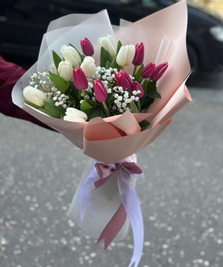 Bouquet with 15 tulips