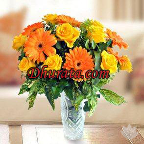 Bouquet of gerbs and roses