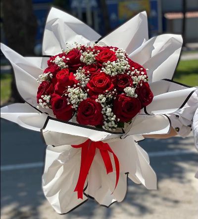 Bouquet of 24 red roses