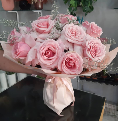 Buqete me 15 trendafila roze