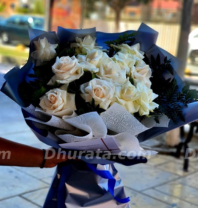 Bouquet of 15 white roses