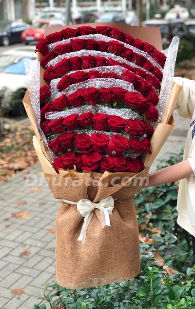 70 red roses